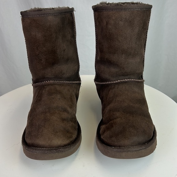UGG Women’s Classic Short II Boots - Picture 7 of 8